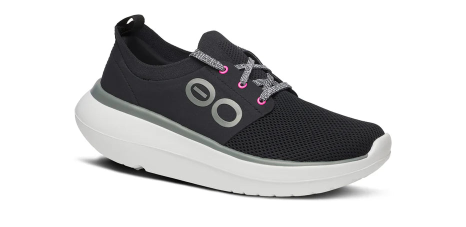 Oomy Stride Sneaker - White/Black - Women's